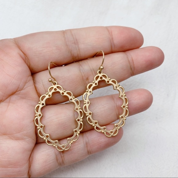 ❣️$25/3❣️ Gothic Style Matt Gold Plated Dangle Earrings - Picture 5 of 8